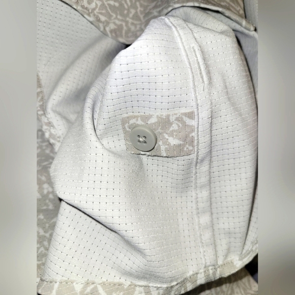 Lululemon Airing Easy Short Sleeve Shirt Grey and White Size S. - Picture 5 of 15